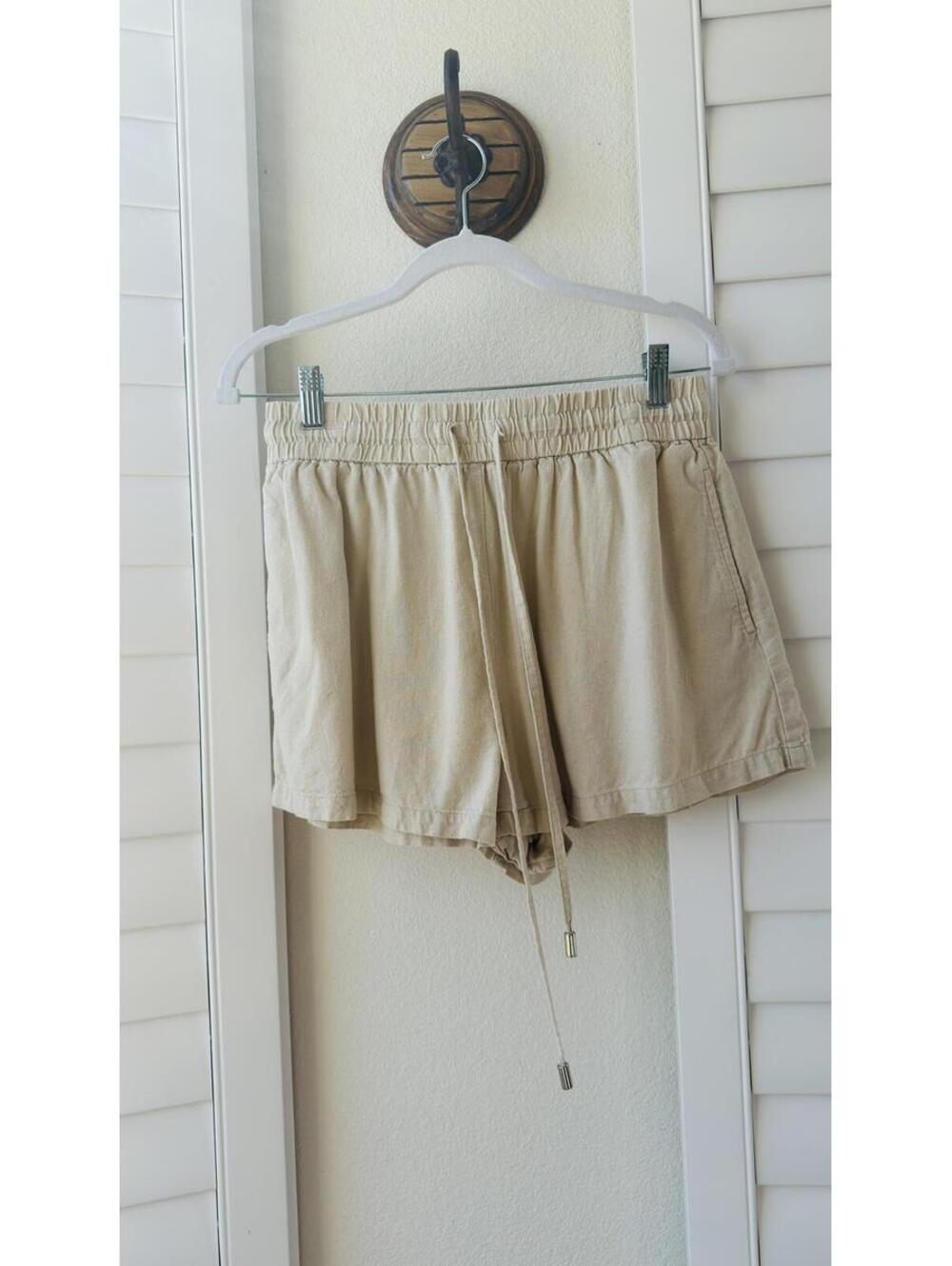 Beige Drawstring Shorts Set (Bottom Size M)